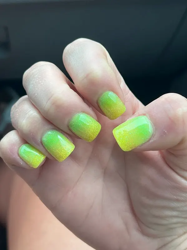 Fenton Nails — Nail salon in Fenton